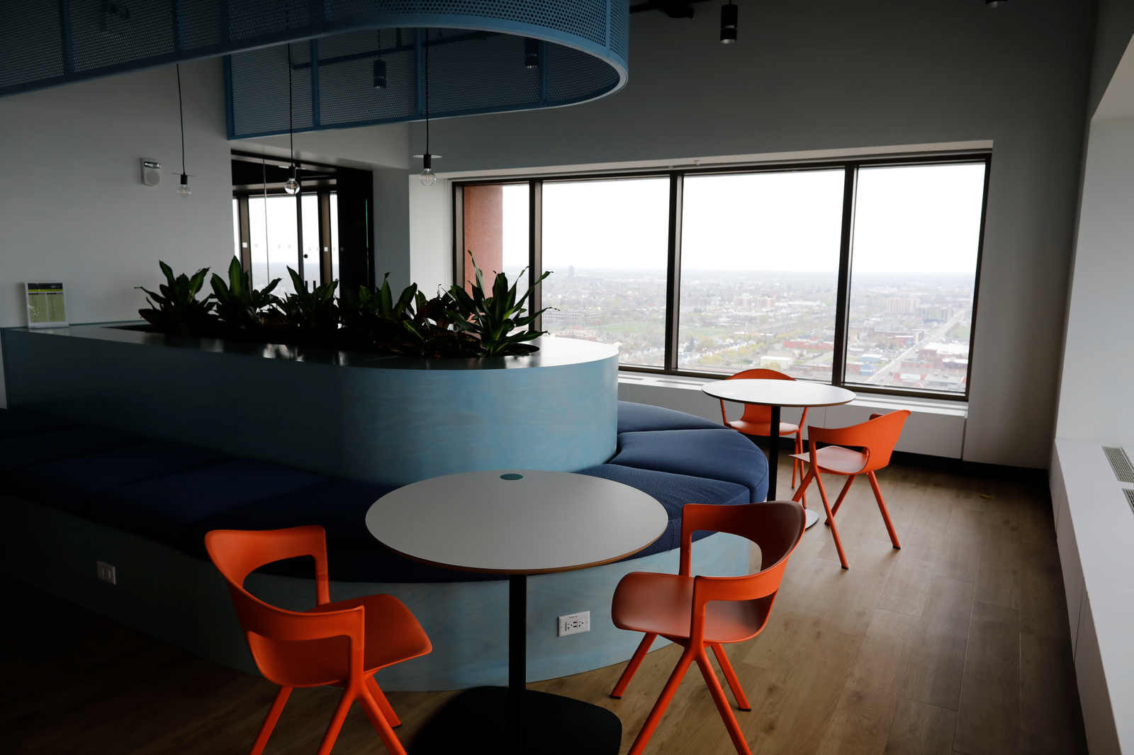 Café style space to work and learn